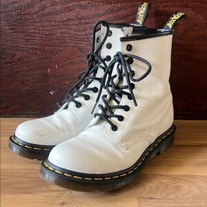 White Leather Doc Martens Dr. Martens EU 39/US 8/UK 6 Lace-Up Boots